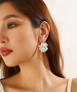 Charger l'image dans la galerie, Blossom bijoux - Boucles d’oreilles fleur à sequins &amp; strass – 26PEBOL024
