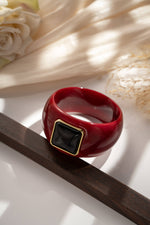 Charger l'image dans la galerie, COSMOS - Bracelet jonc résine large cabochon carré cerclé élégant
