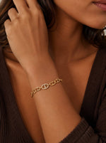 Charger l'image dans la galerie, COSMOS - Bracelet doré maillons ovales motif central serti pierres
