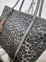 Charger l'image dans la galerie, MIA LAROUGE - SAC À L'ÉPAULE AVEC IMPRIMÉS.
