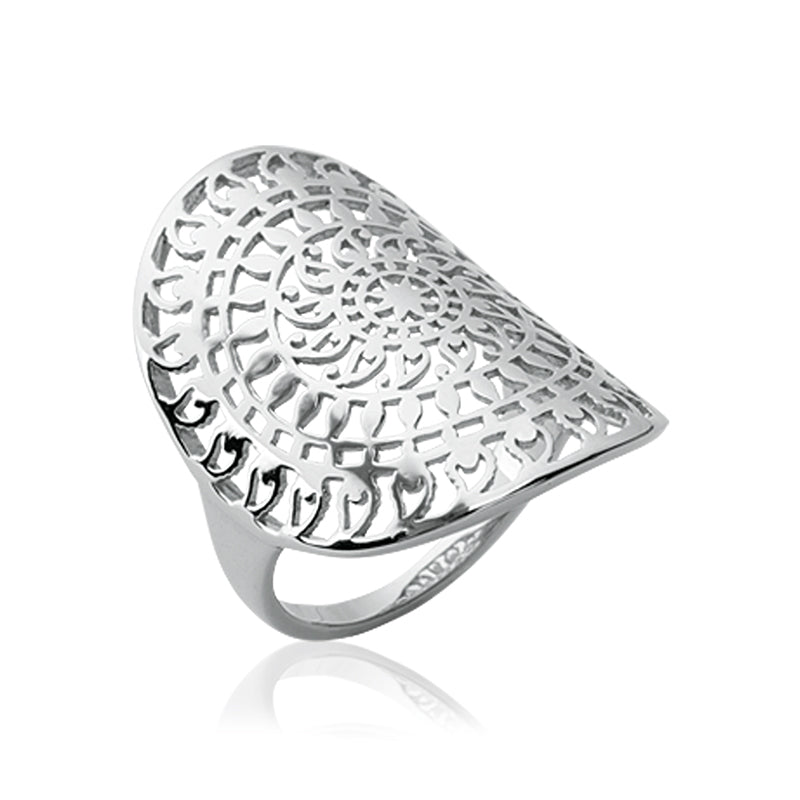 Bague en argent 925 rhodié composée d'un anneau agrémenté d'un large motif ajouré de style arabesque solaire