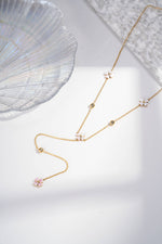 Charger l'image dans la galerie, COSMOS - Collier Y fleur chic acier inoxydable délicat élégant modern
