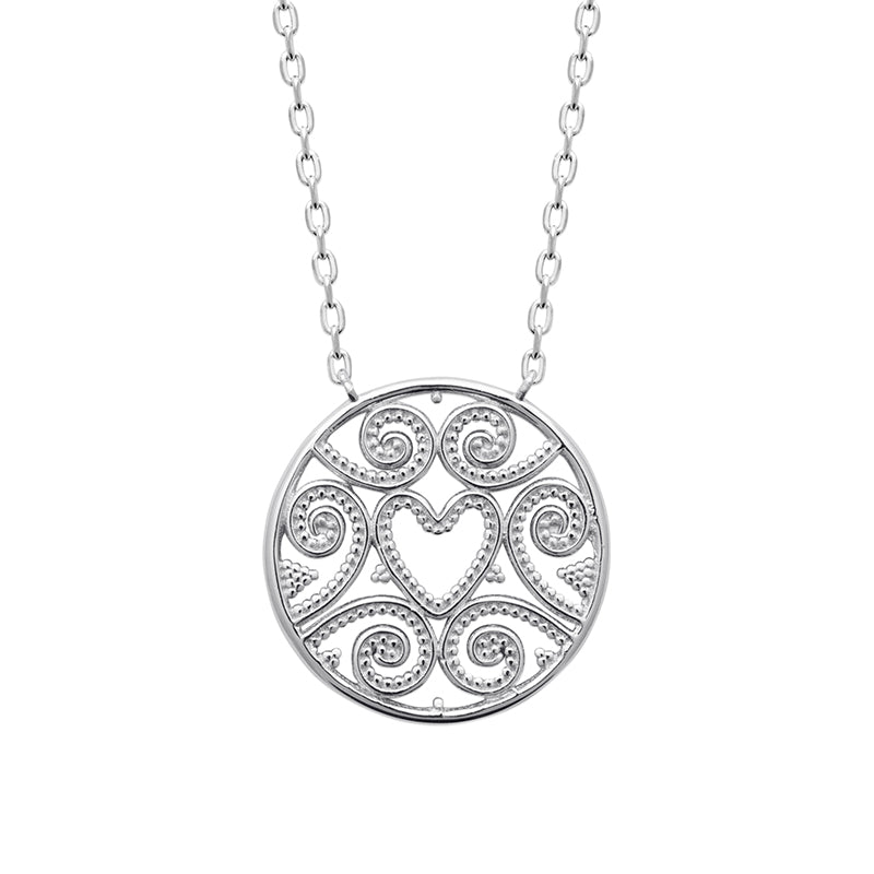 Collier en argent rhodié 925 composé d'une chainette et d'une médaille avec des motifs volutes perlées découvrant un cœur ajouré au centre